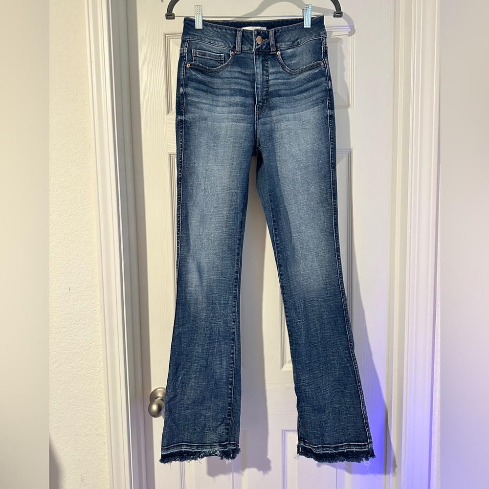 BKE Billie Slim Fit | High Rise Bootcut | Distressed Pockets & Raw Hem
